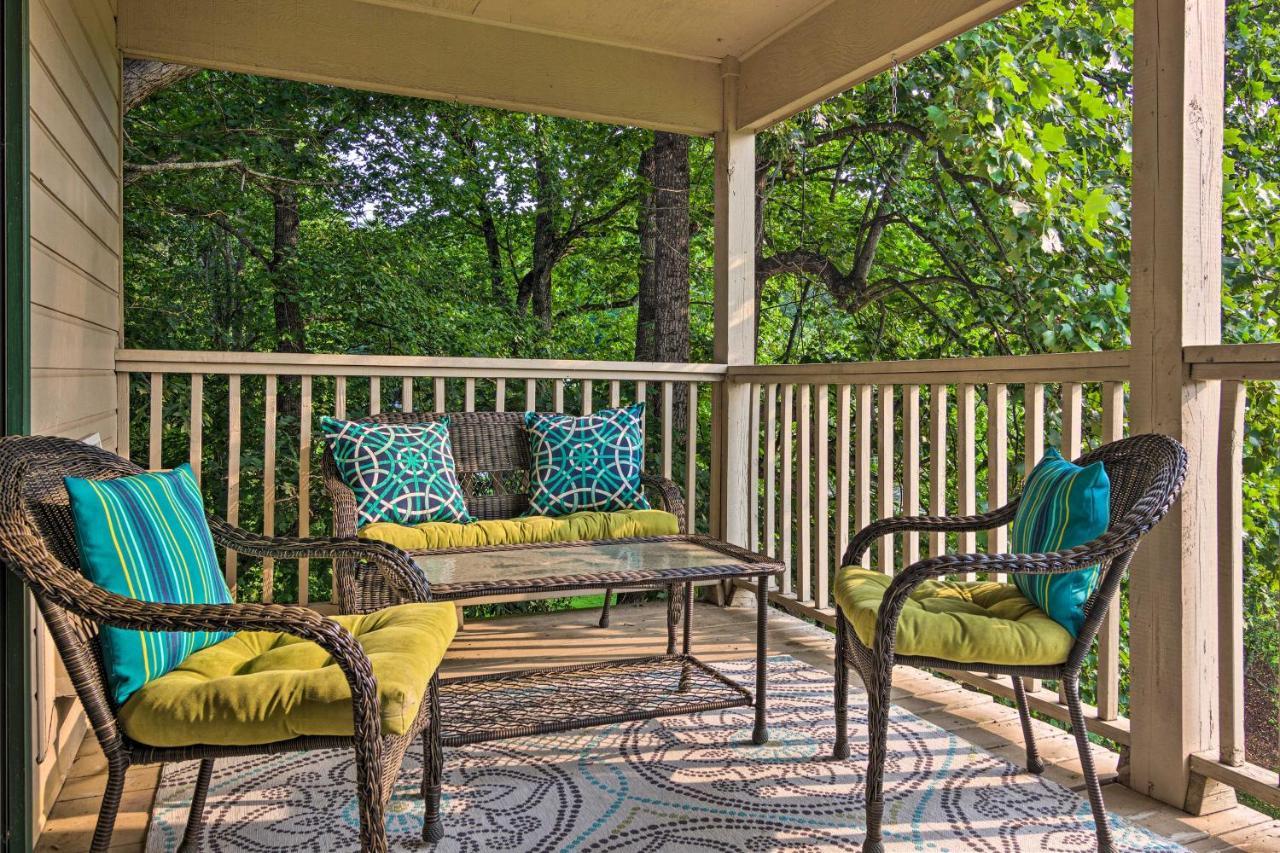 Modern Studio With Balcony About 1 Mi To Lake Lure! Luaran gambar