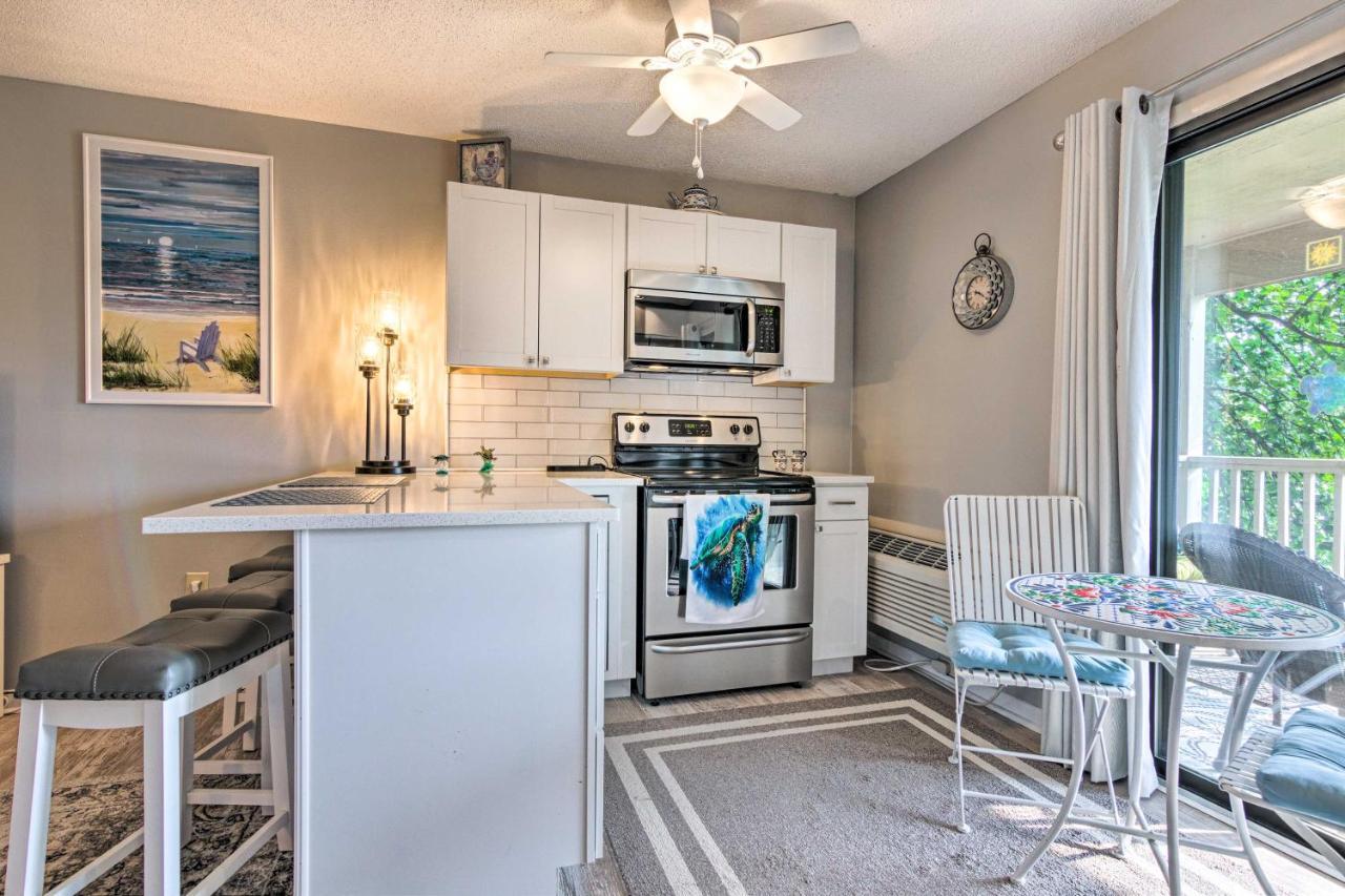 Modern Studio With Balcony About 1 Mi To Lake Lure! Luaran gambar