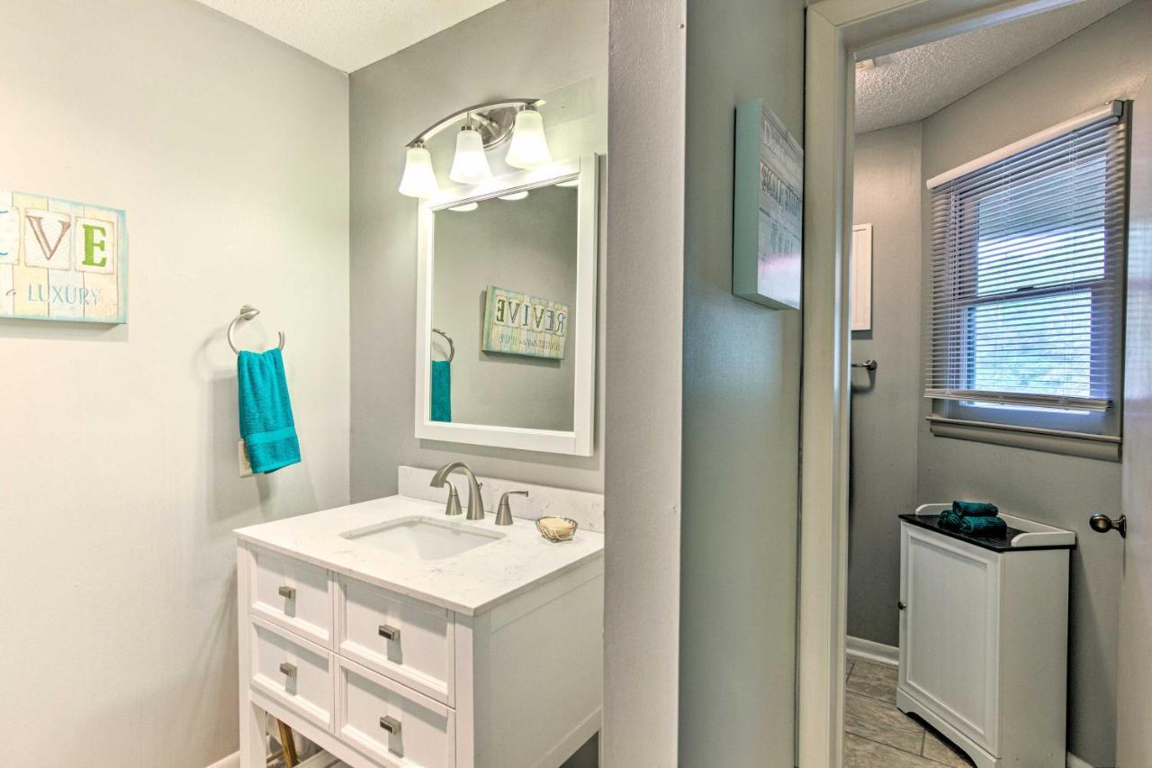 Modern Studio With Balcony About 1 Mi To Lake Lure! Luaran gambar